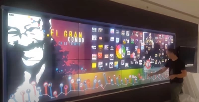 Videowall táctil de 8 pantallas